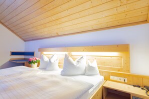 Hypo-allergenic bedding, down duvets, minibar, in-room safe - Glasl's Landhotel (Zorneding)