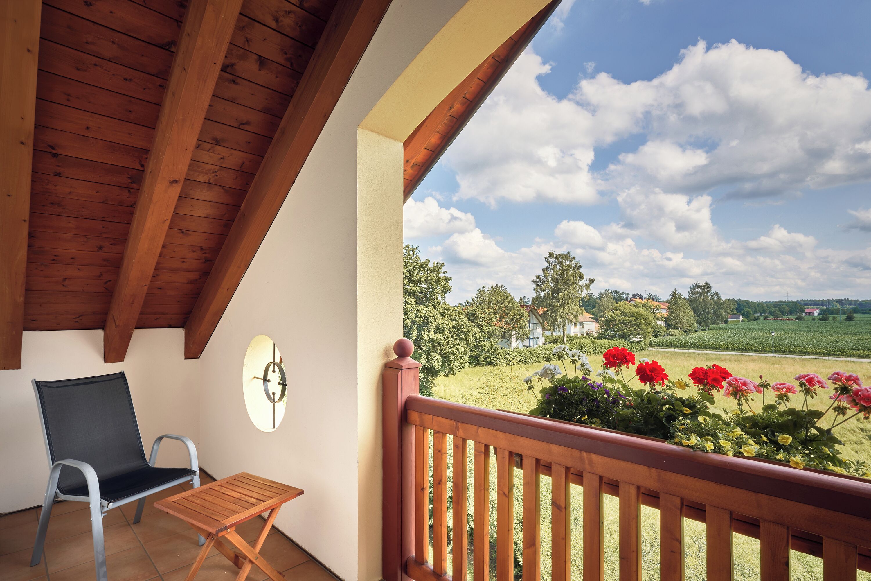 1 bedroom, hypo-allergenic bedding, down duvets, minibar