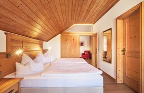 1 bedroom, hypo-allergenic bedding, down duvets, minibar