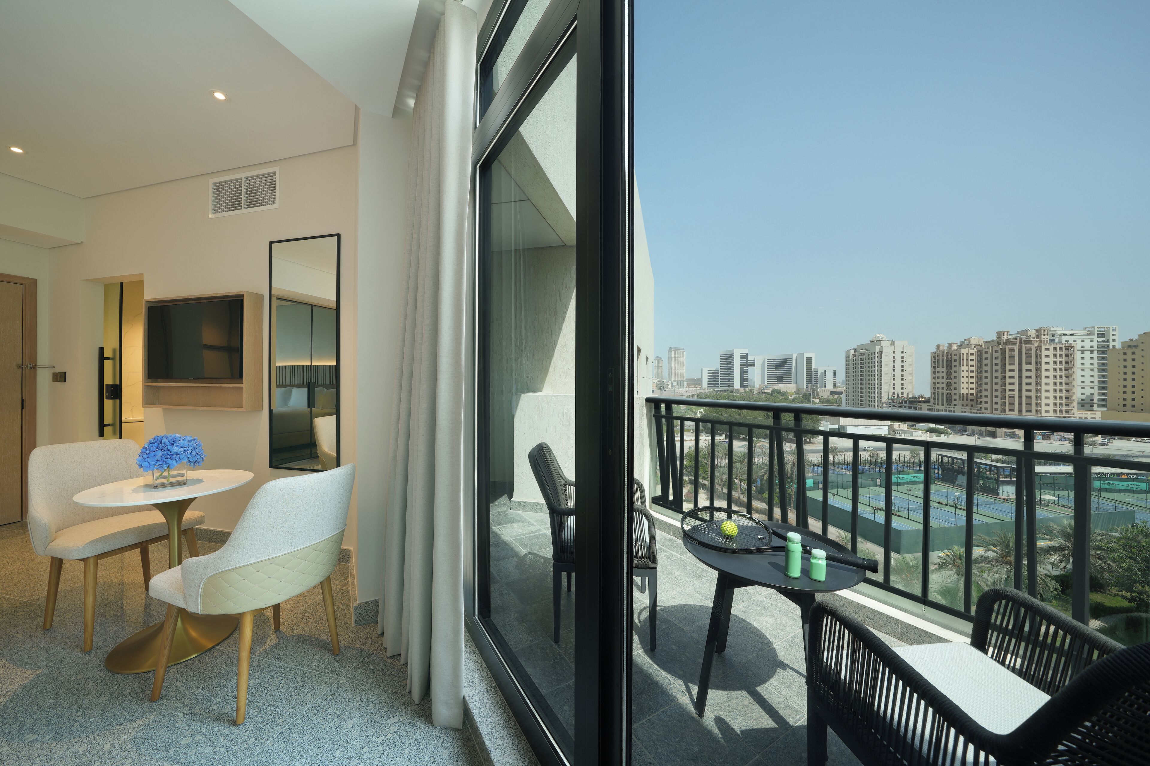 Habitación, 1 cama de matrimonio grande, balcón (Guest) | Vistas del balcón