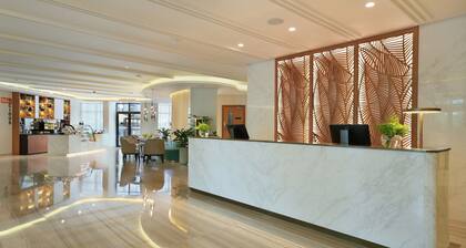 Arabian Park Dubai, an Edge by Rotana Hotel