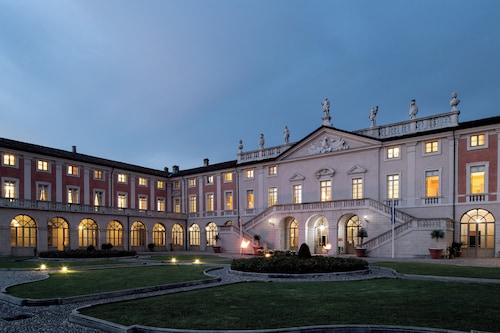 Villa Fenaroli Palace Hotel