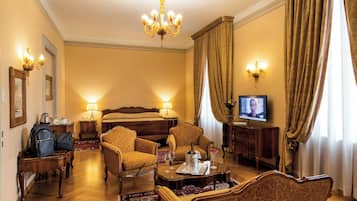 Junior Room, 1 King Bed