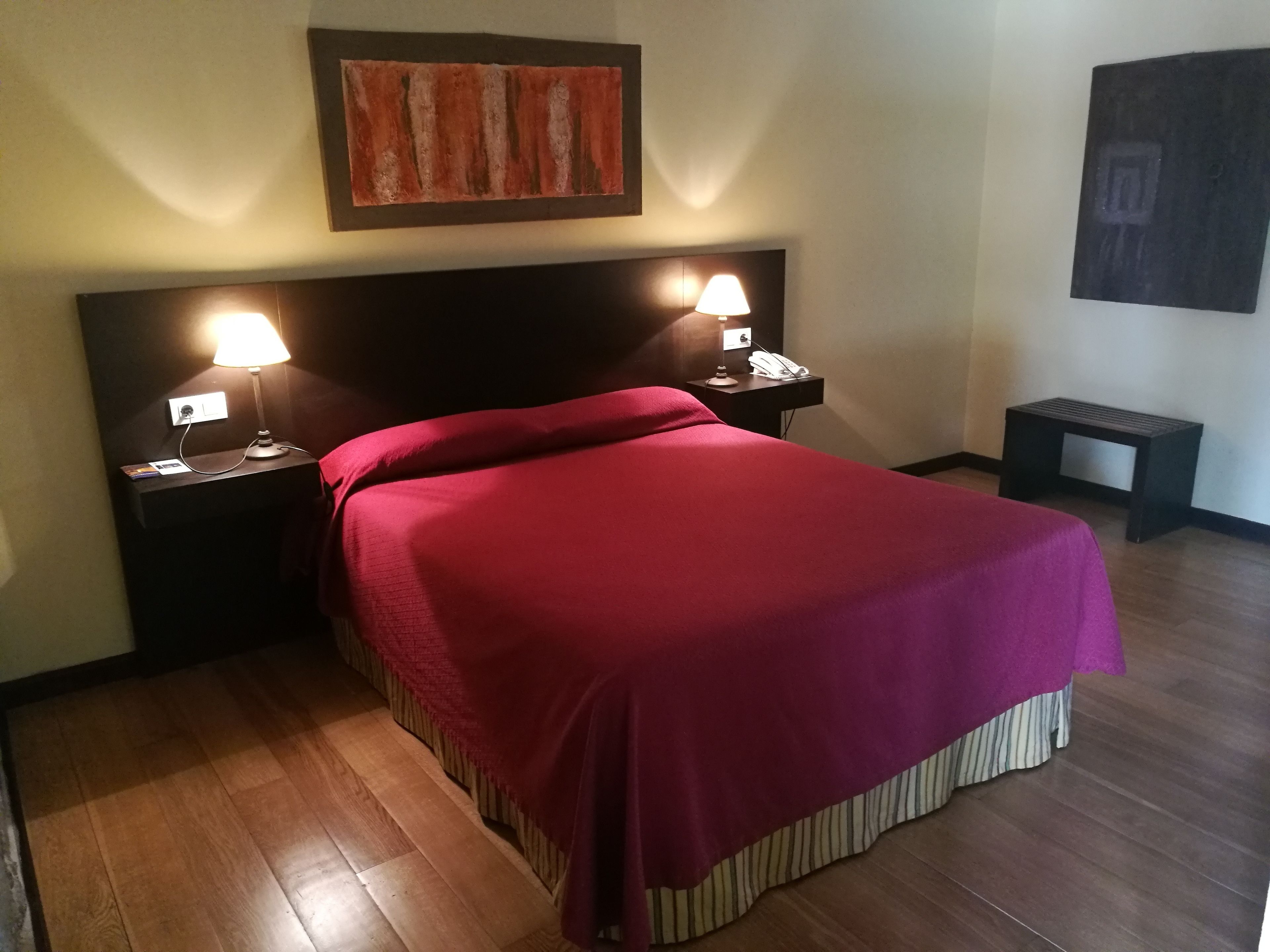 economy double room | minibar, in-room safe, desk, soundproofing