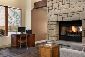 Business center - Mountain Valley Lodge (Hailey)