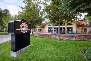 Exterior - Mountain Valley Lodge (Hailey)