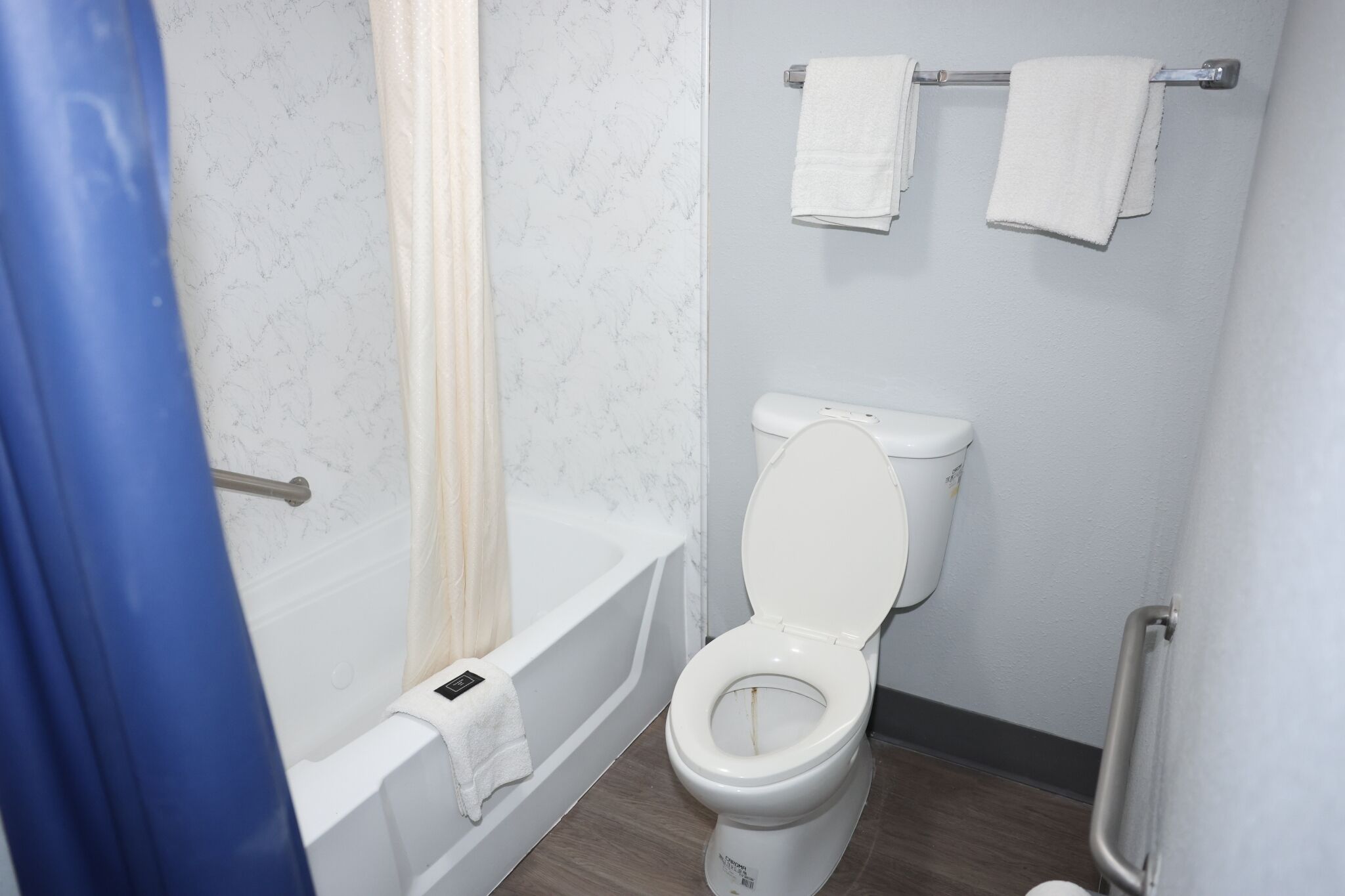 Towels, soap, shampoo, toilet paper