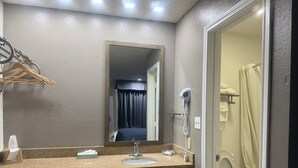 Shower dan handuk