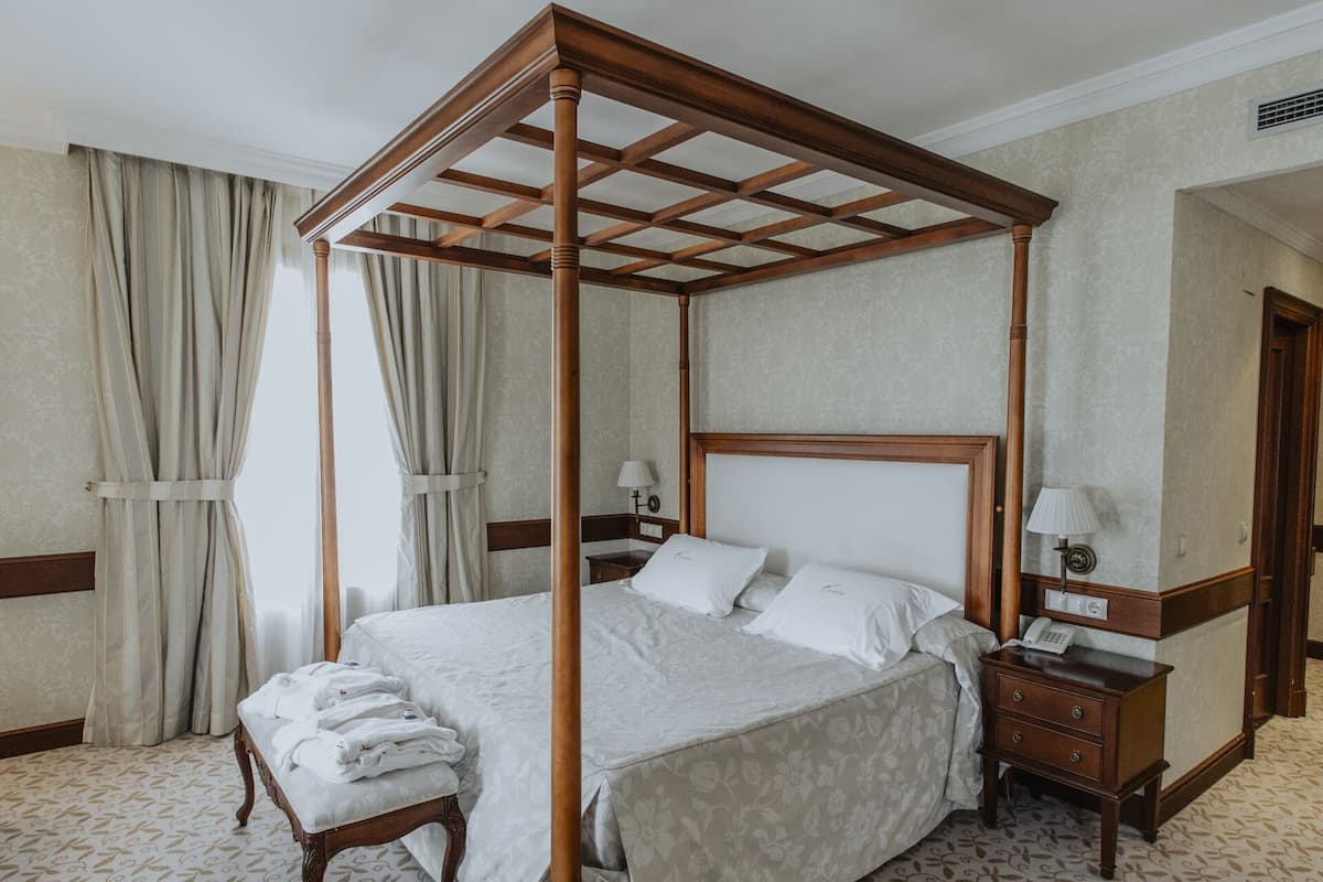 Suite (for single use) | Down comforters, minibar, in-room safe, desk