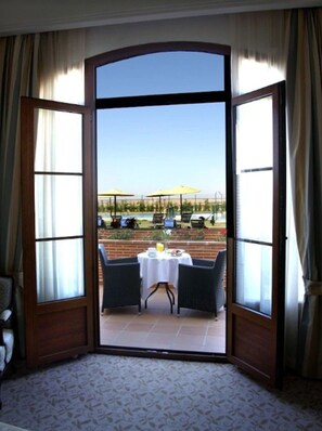 Standard Double Room | Down comforters, minibar, in-room safe, desk