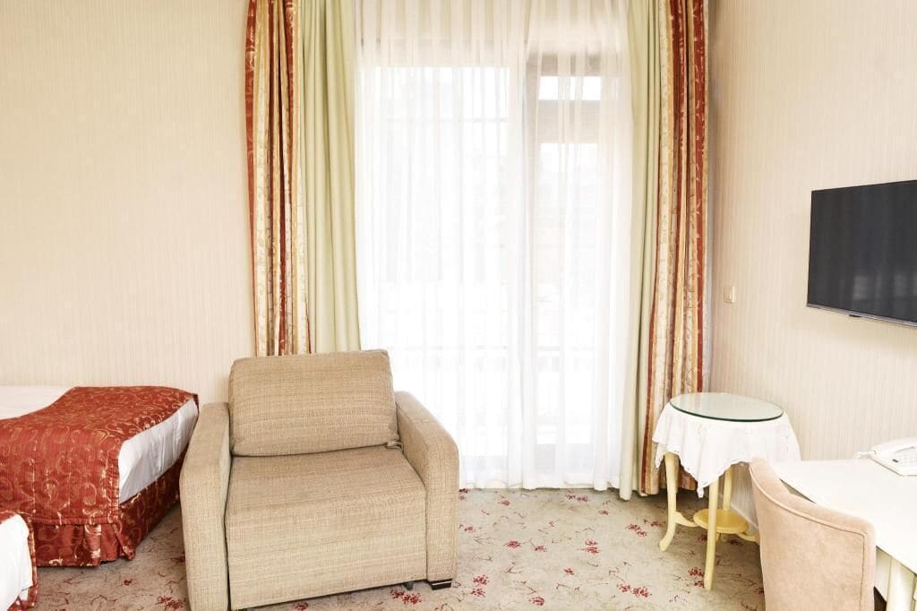 Select Comfort beds, minibar, in-room safe, desk