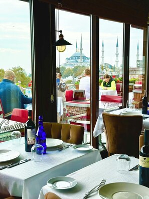 Terrace/patio - The And Hotel Istanbul - Special Class (Istanbul)