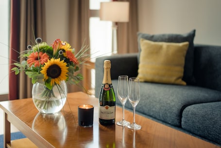 Standard Apartment, 2 Bedrooms | In-room dining. Premier Suites Dublin Sandyford