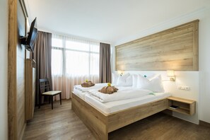 Junior Suite, 1 Bedroom | Individually furnished, desk, soundproofing, cribs/infant beds - AktiVital Hotel (Bad Griesbach im Rottal)