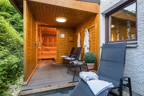 美體療程、芳療、熱石按摩、敷體療程、身體去角質、海洋療法