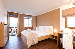 Junior-Suite, 1 Schlafzimmer | Individuell eingerichtet, Schreibtisch, schallisolierte Zimmer