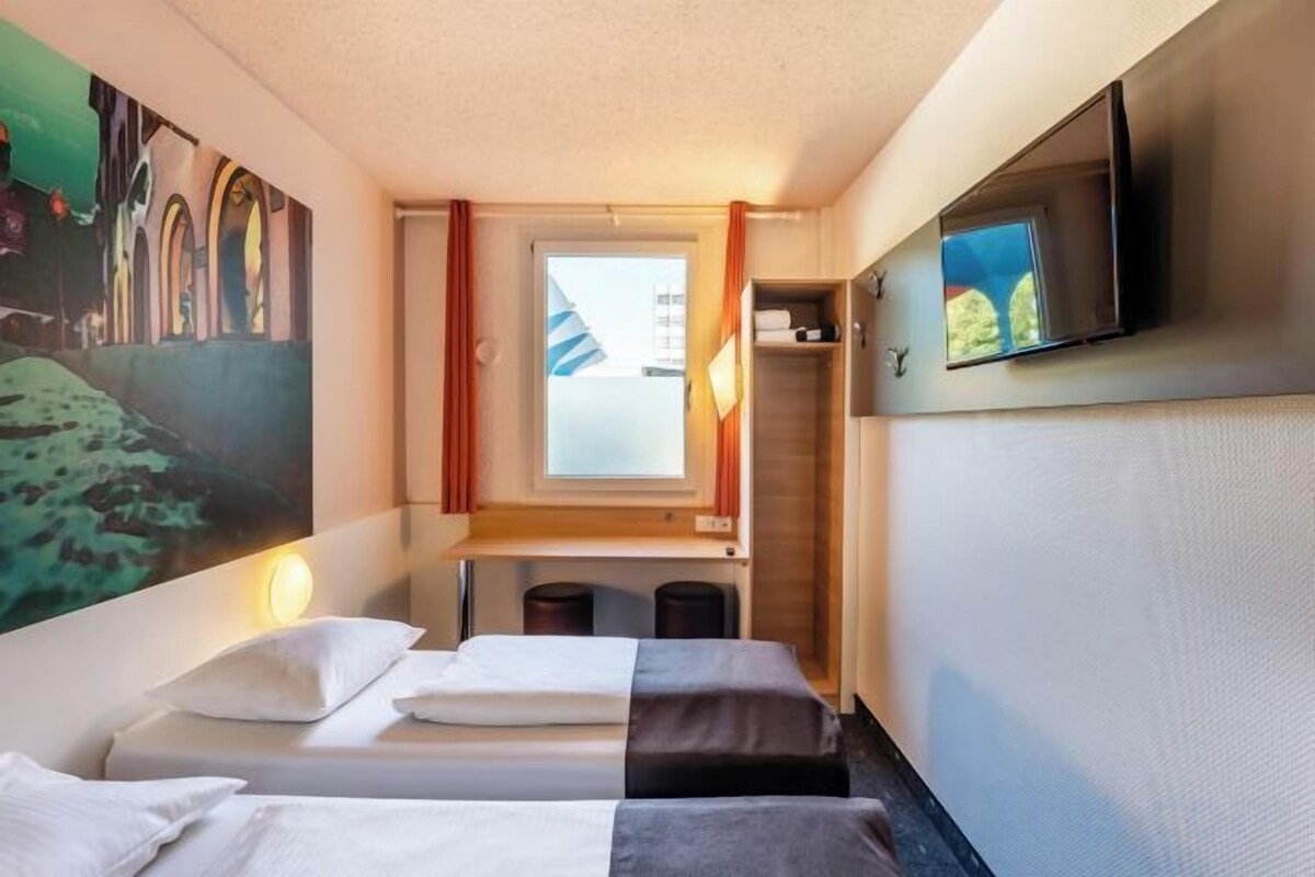เครื่องนอนป้องกันสารก่อภูมิแพ้, โต๊ะทำงาน, ห้องเก็บเสียง, Wi-Fi ฟรี
