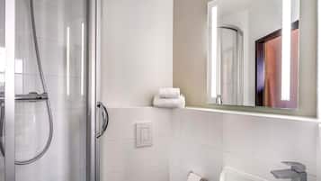 Hypo-allergenic bedding, desk, soundproofing, free WiFi