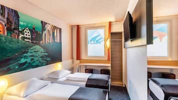 Twin Room | Hypo-allergenic bedding available, desk, soundproofing, WiFi (free)