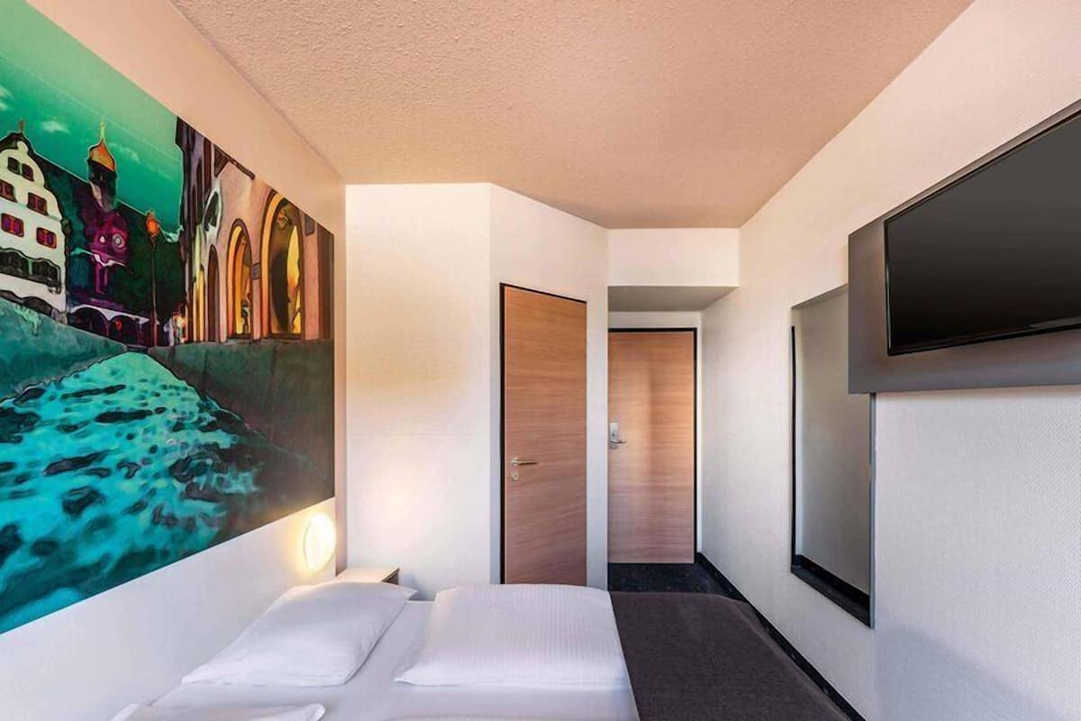Double Room | Hypo-allergenic bedding, desk, soundproofing, free WiFi