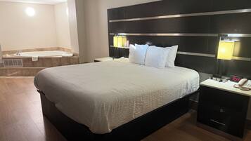 Studio Suite, 1 King Bed, No Smoking, Hot Tub | Property amenity
