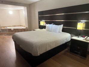 Studio Suite, 1 King Bed, No Smoking, Hot Tub | Property amenity