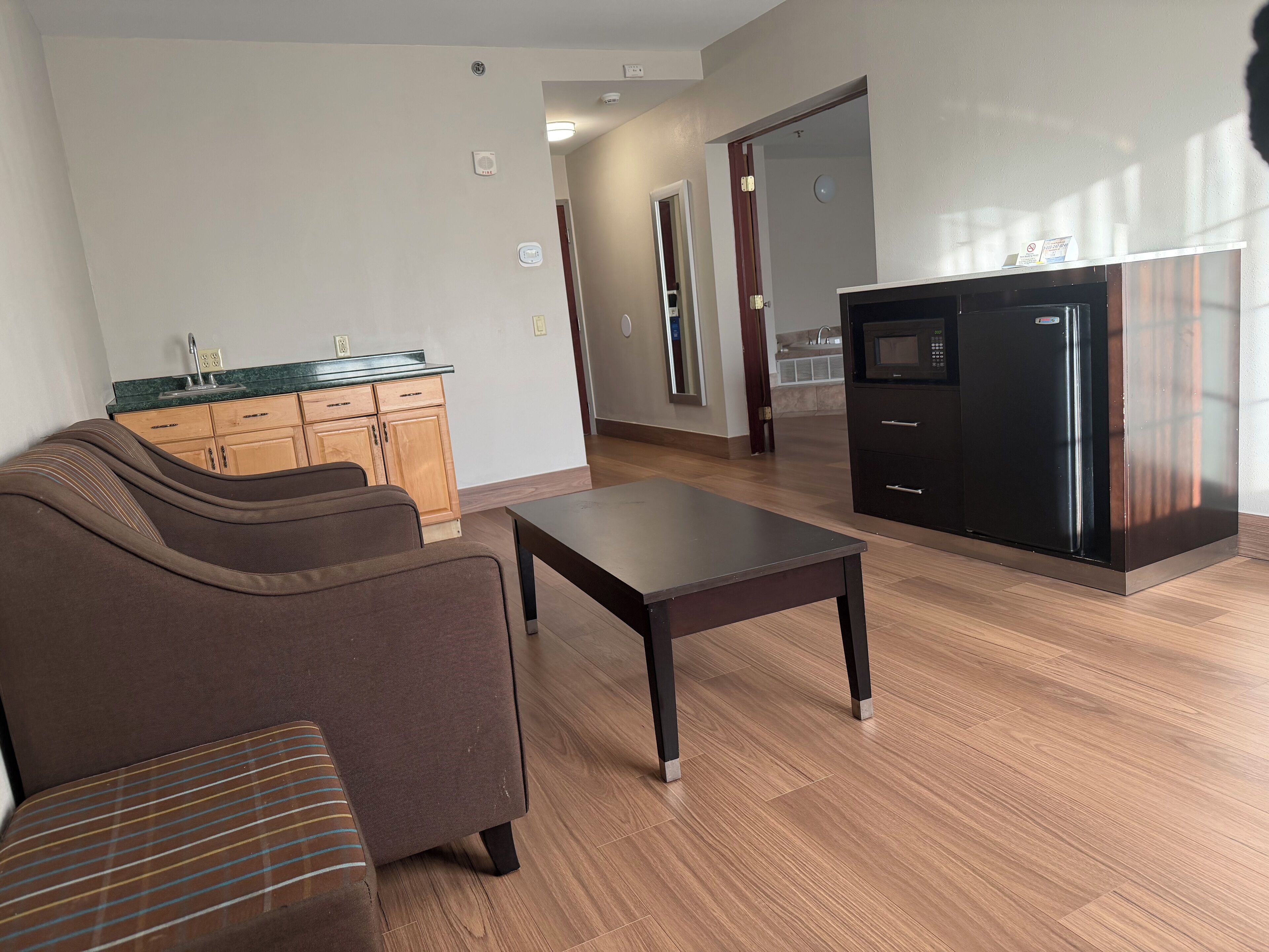 Studio Suite, 1 King Bed, No Smoking, Hot Tub | Property amenity