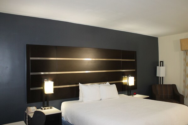 Desk, iron/ironing board, free cots/infant beds, rollaway beds - Days Inn by Wyndham Budd Lake (Budd Lake)