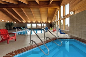 Una piscina cubierta