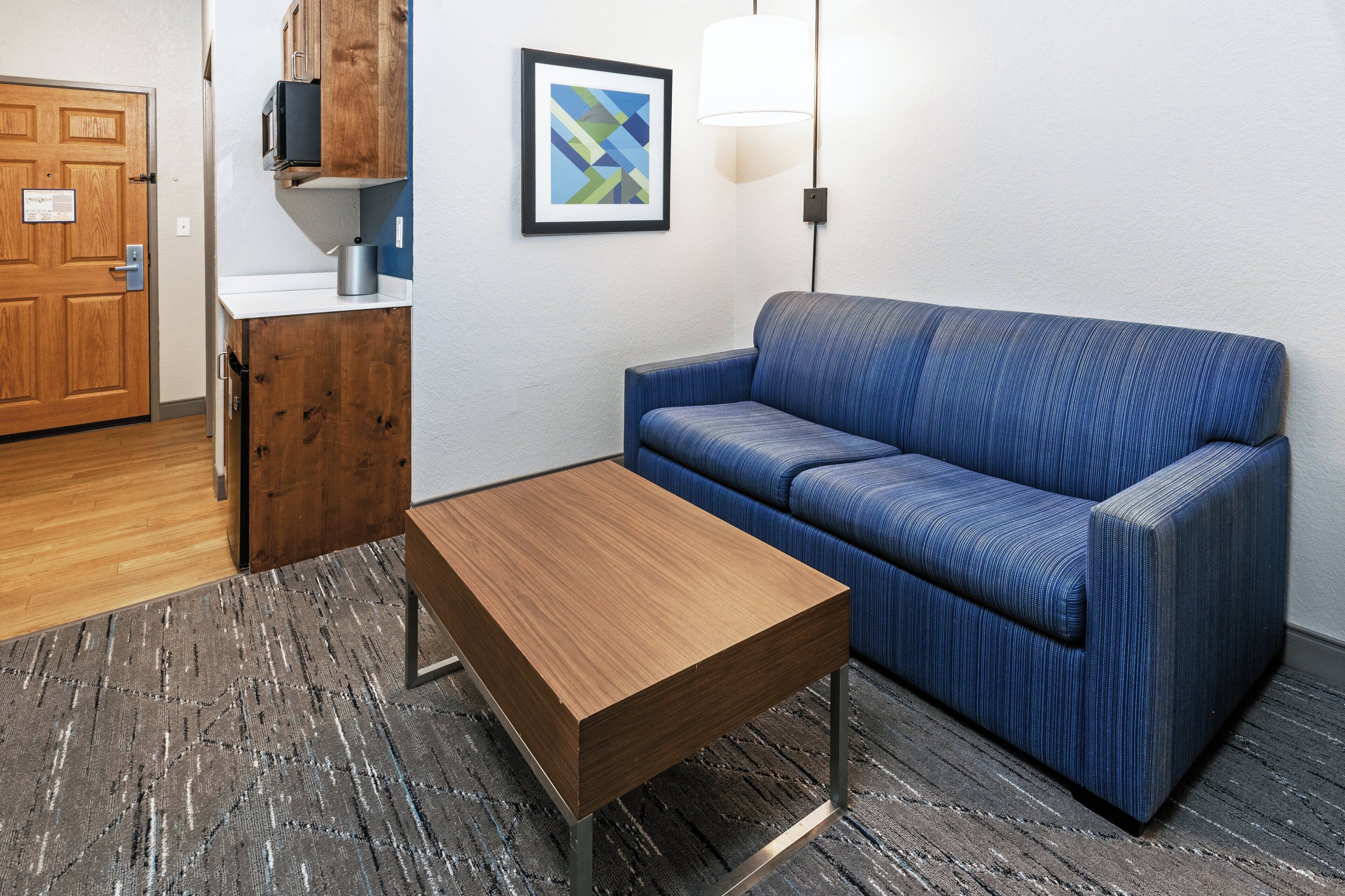 1 bedroom, in-room safe, desk, blackout curtains