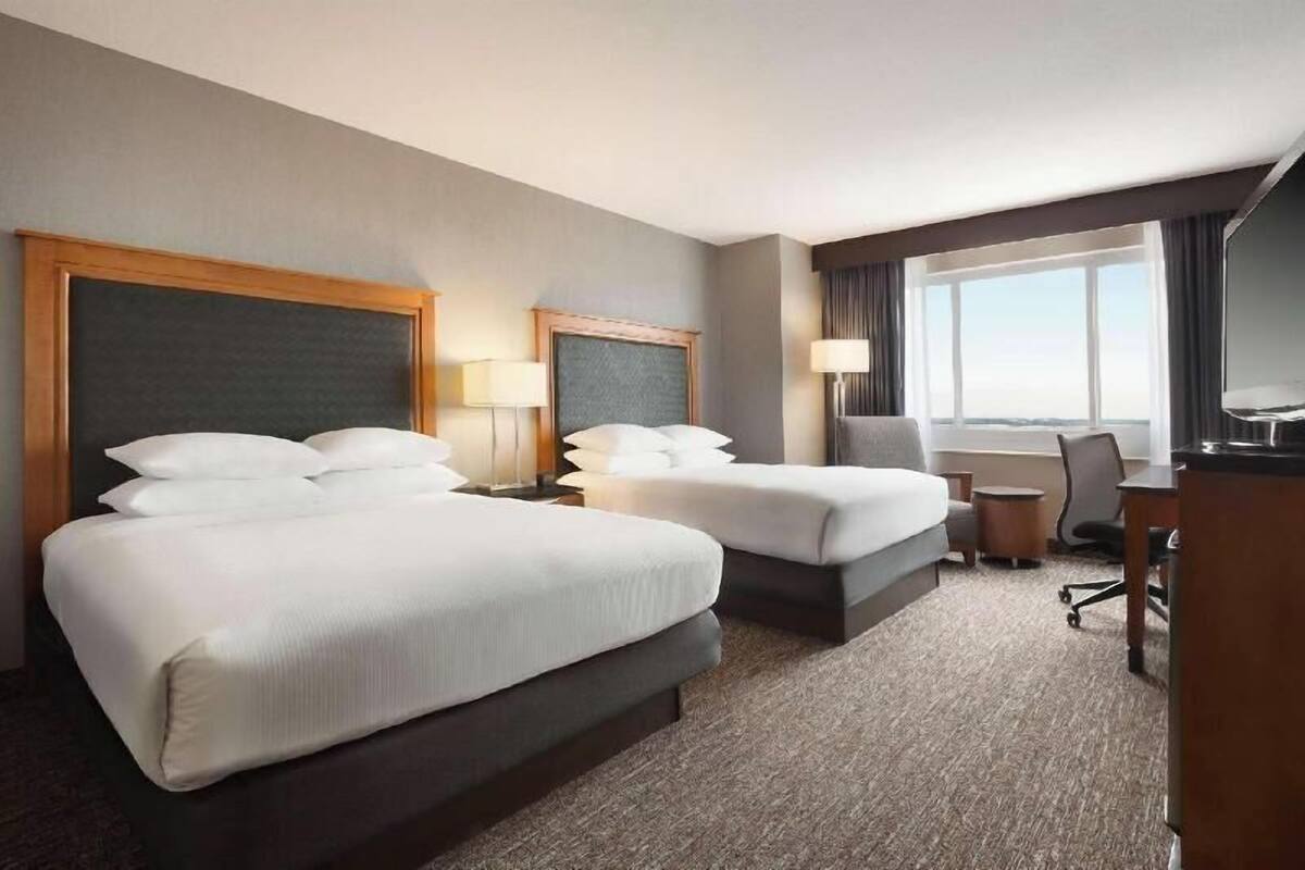Premium bedding, minibar, in-room safe, iron/ironing board