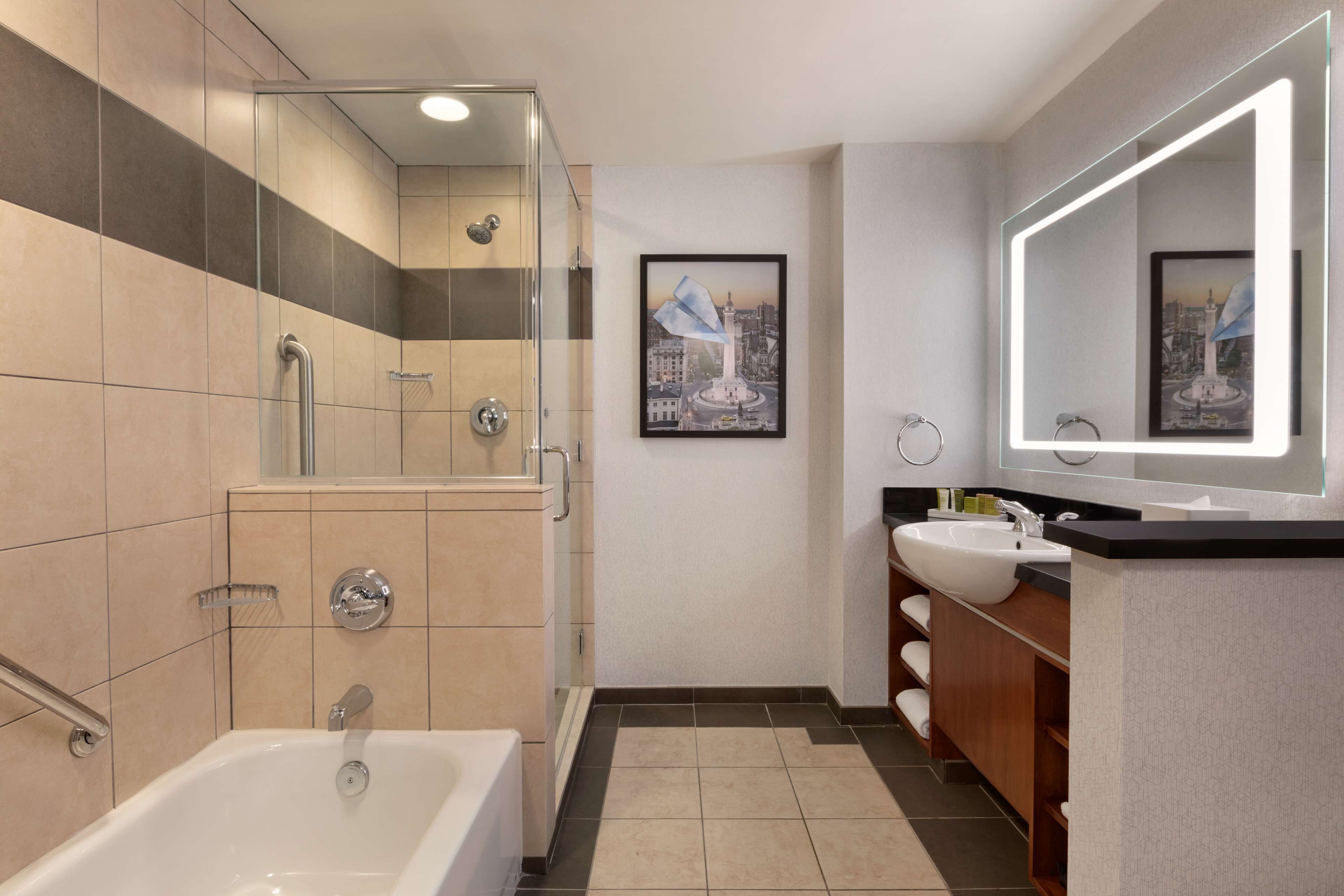 Photo - Hilton Baltimore BWI Airport