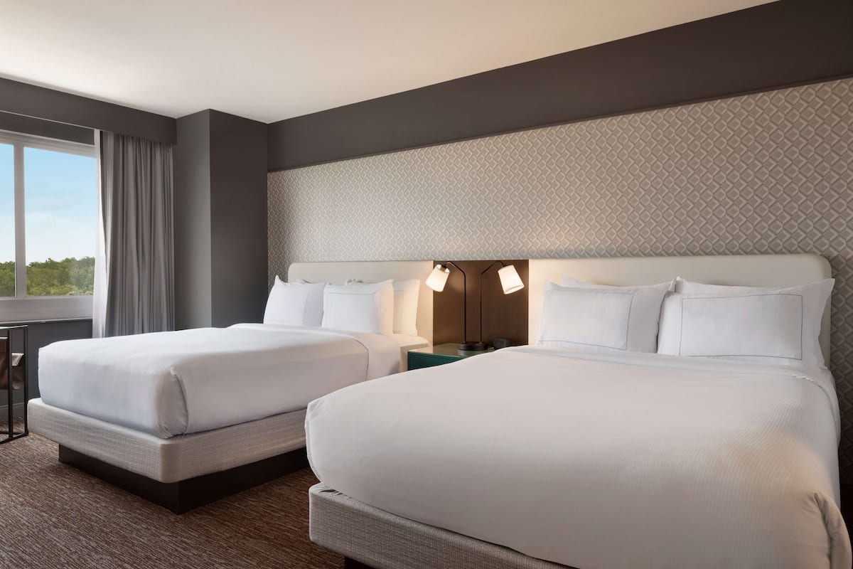 Premium bedding, minibar, in-room safe, iron/ironing board