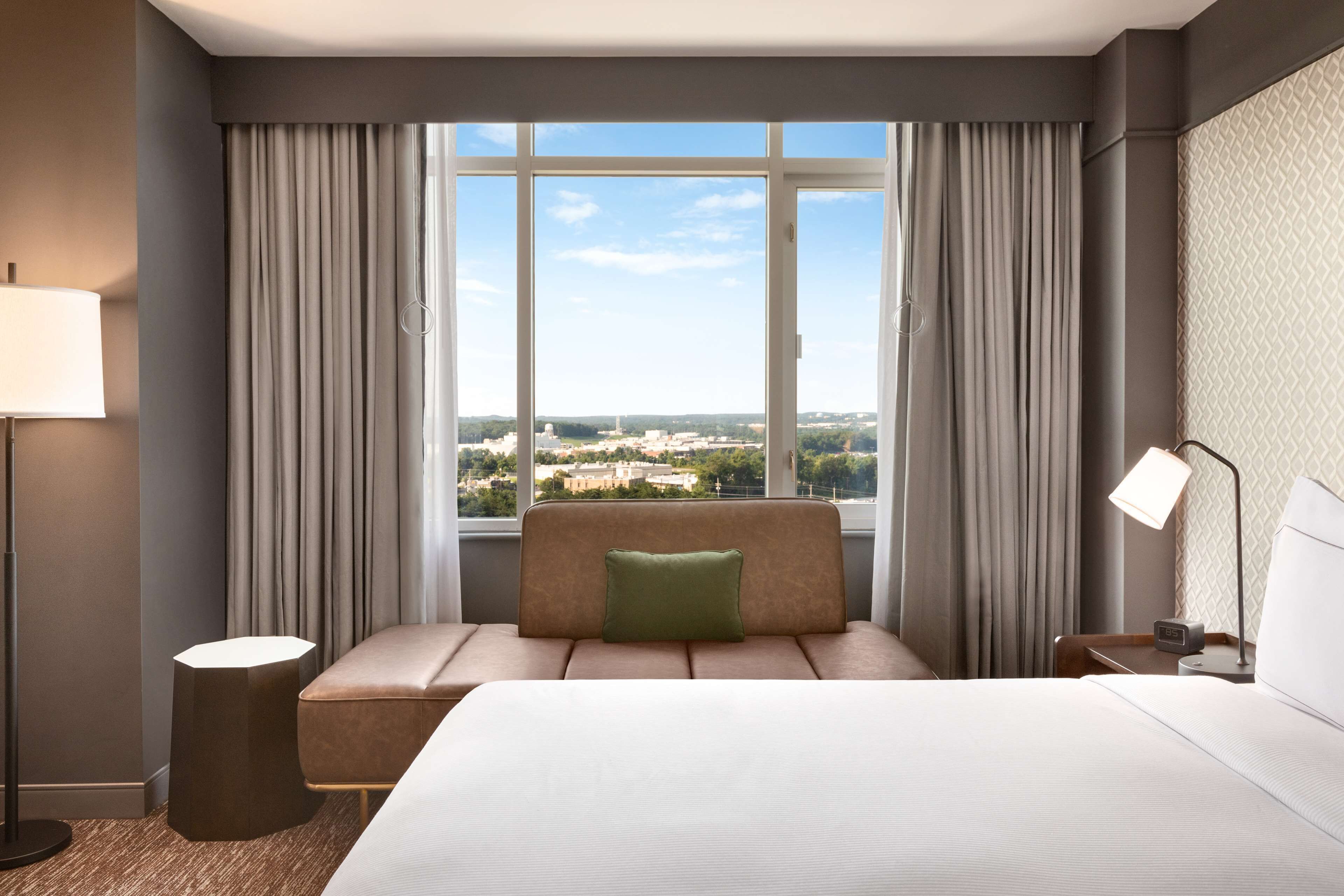 room, accessible | premium bedding, minibar, in-room safe, iron/ironing board