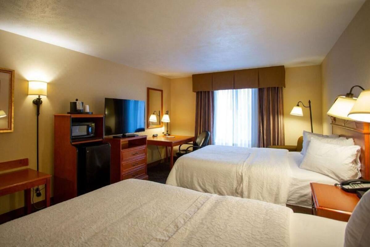Pillowtop beds, desk, laptop workspace, blackout drapes