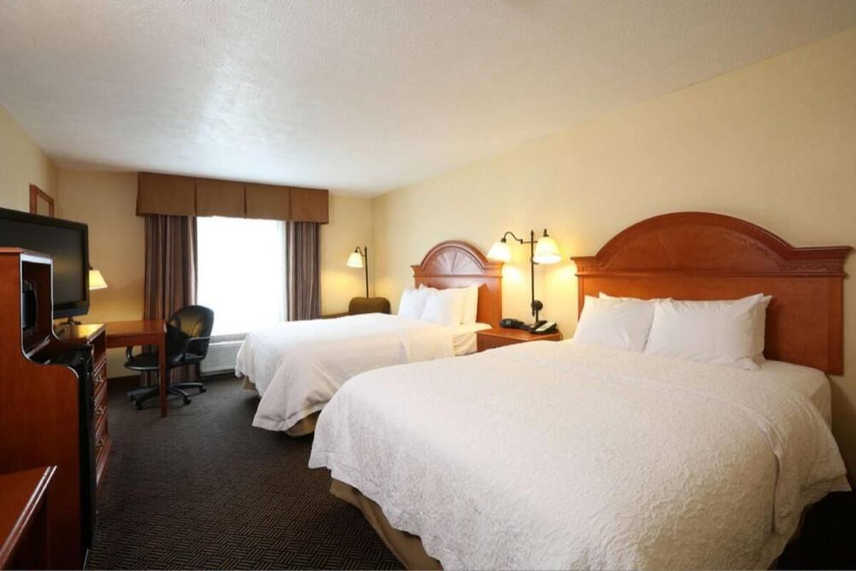 Pillowtop beds, desk, laptop workspace, blackout drapes