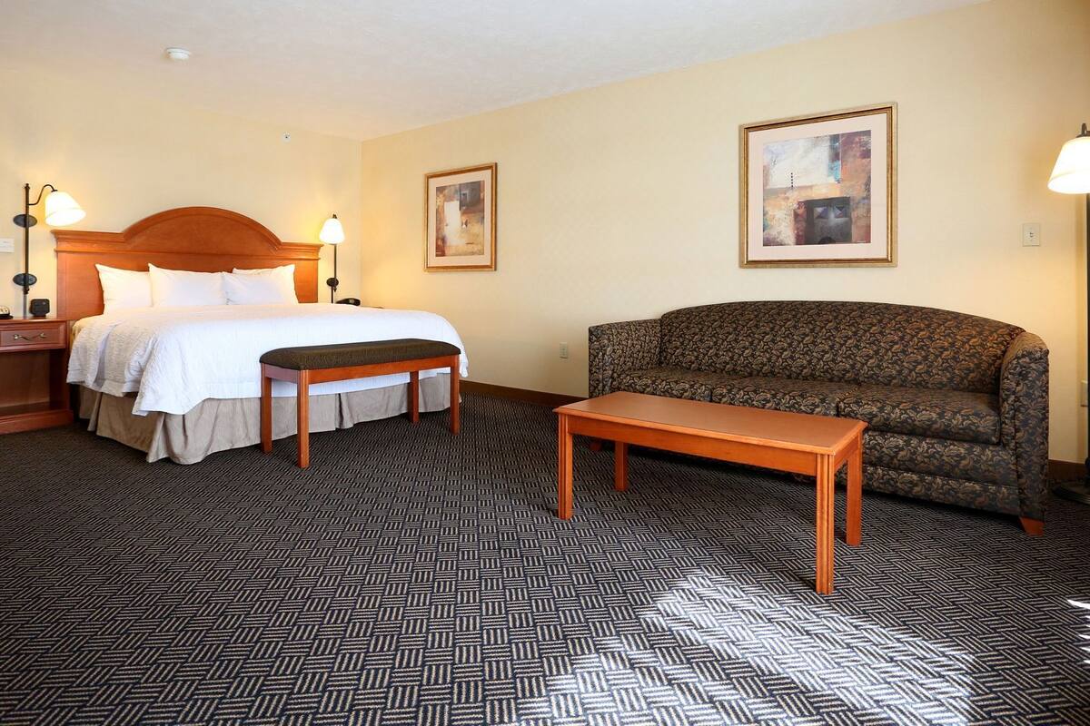 Pillowtop beds, desk, laptop workspace, blackout drapes