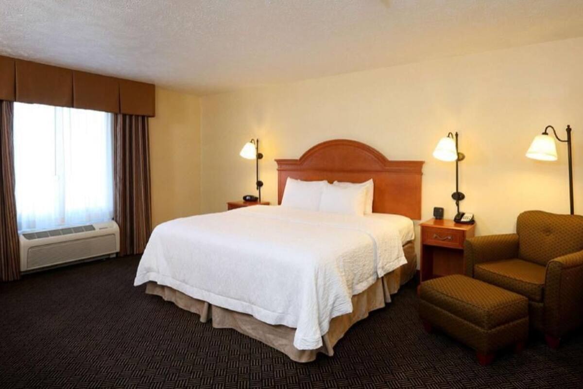 Pillowtop beds, desk, laptop workspace, blackout drapes