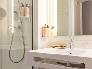 Privilege, Room, 1 Double Bed | Bathroom | Shower, eco-friendly toiletries, hair dryer, towels