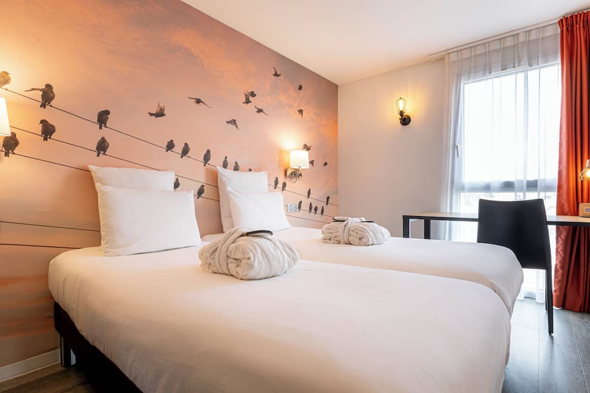 Superior Room, 2 Twin Beds | Minibar, in-room safe, desk, laptop workspace