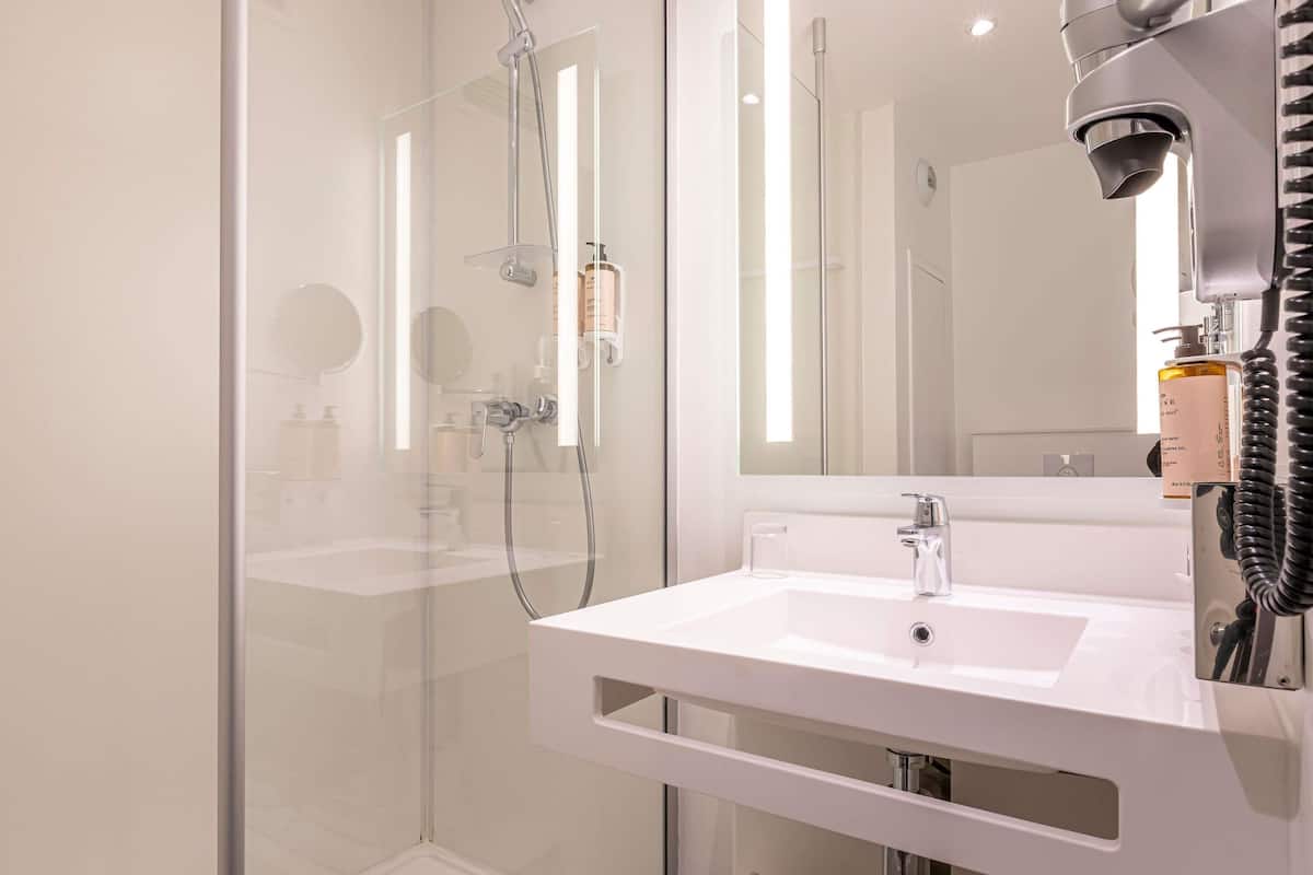 Minibar, in-room safe, desk, laptop workspace