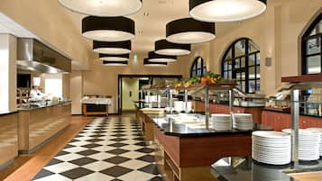 Desayuno buffet todos los días (con cargo)