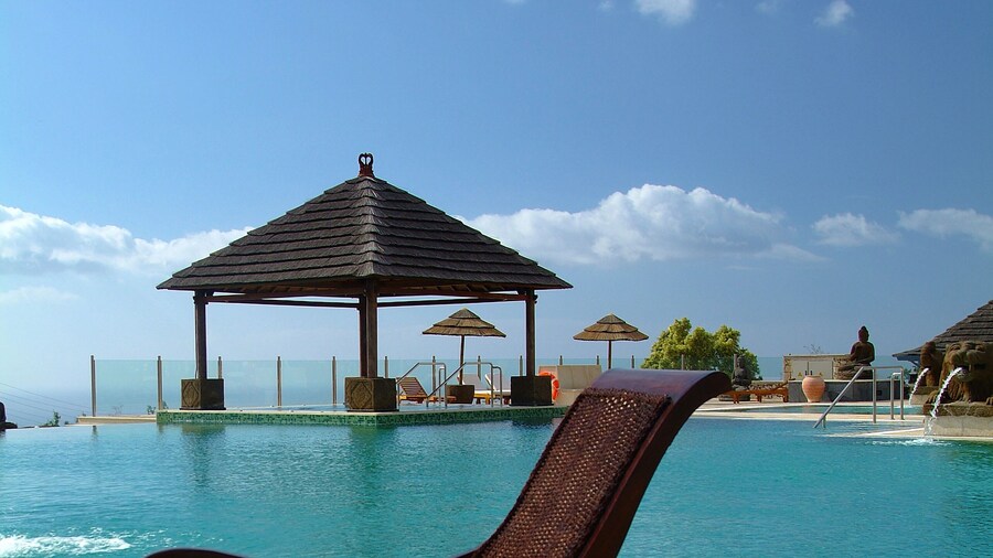 Regency Country Club, Apartments Suites