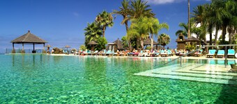 Regency Country Club, Apartments Suites