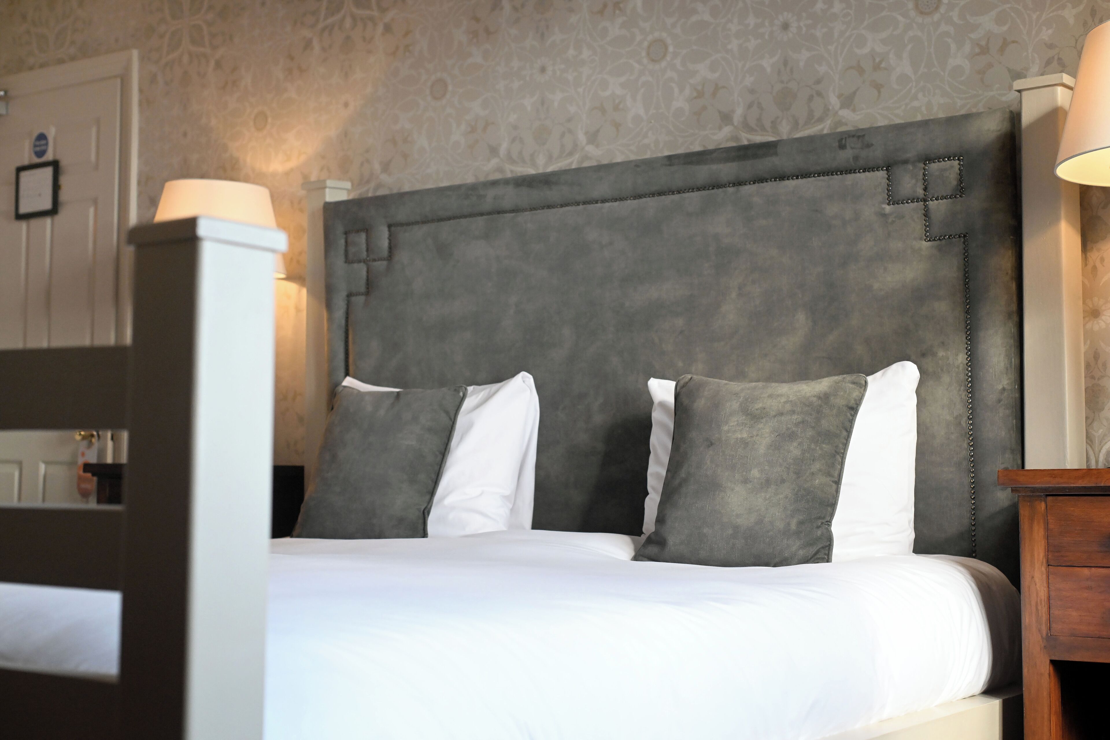 superior double room | 1 bedroom, individually decorated, individually furnished