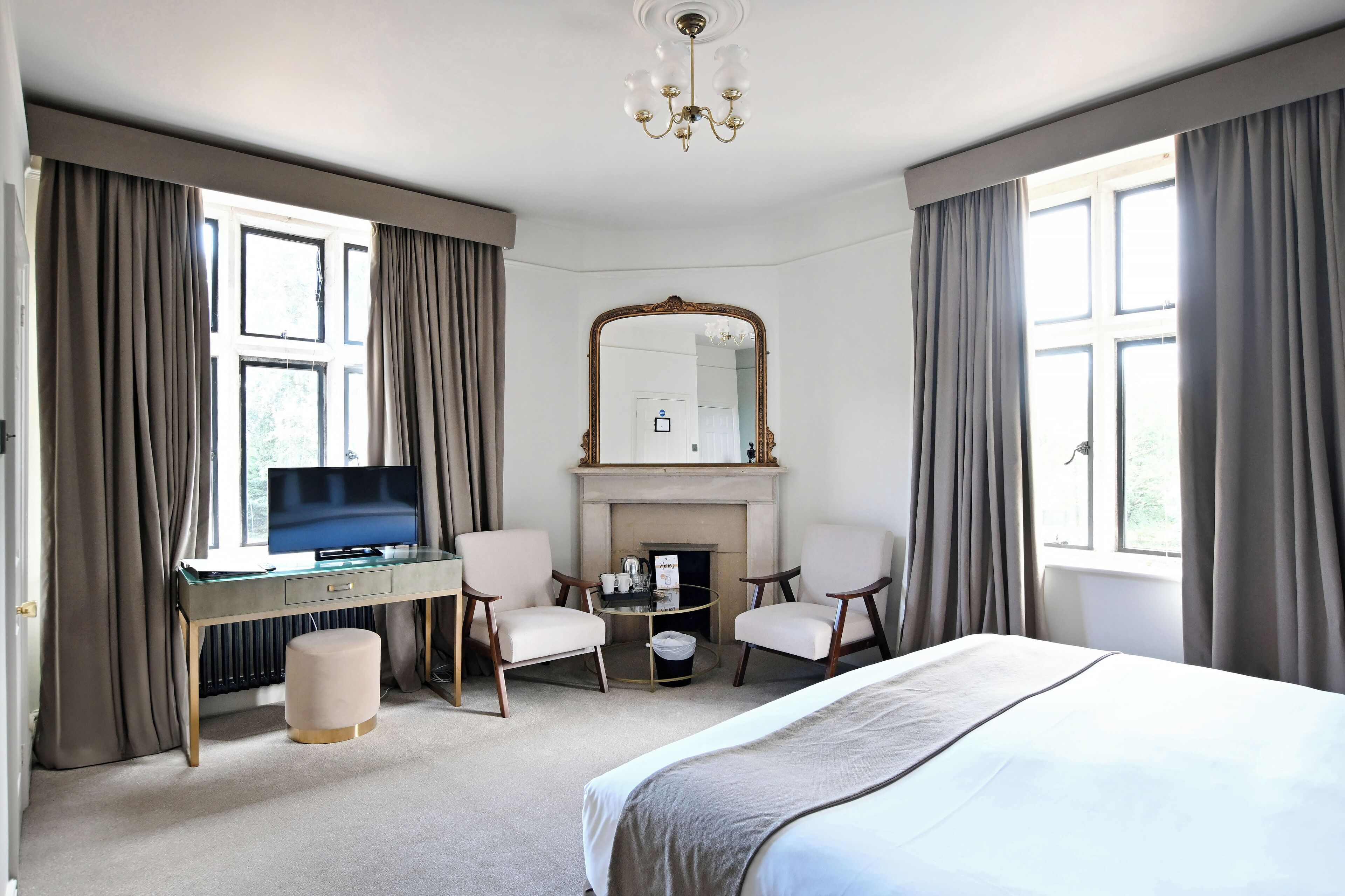 superior double room | 1 bedroom, individually decorated, individually furnished