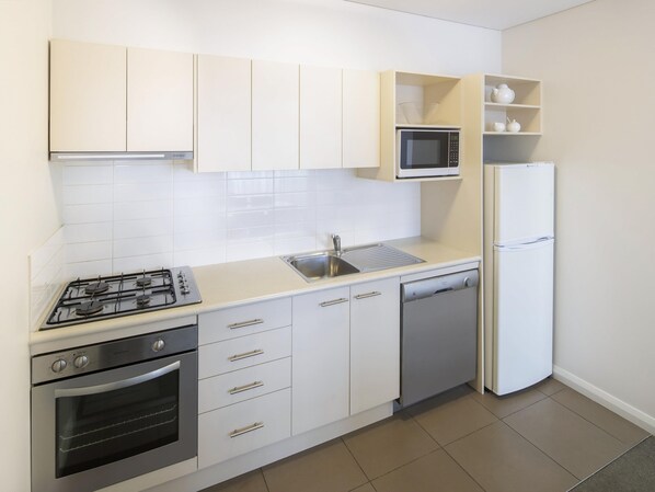 Desk, iron/ironing board, cribs/infant beds, free WiFi - Mantra Castle Hill Sydney (Castle Hill)