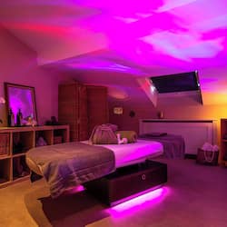 Couples treatment room(s), sauna, hot tub, steam room