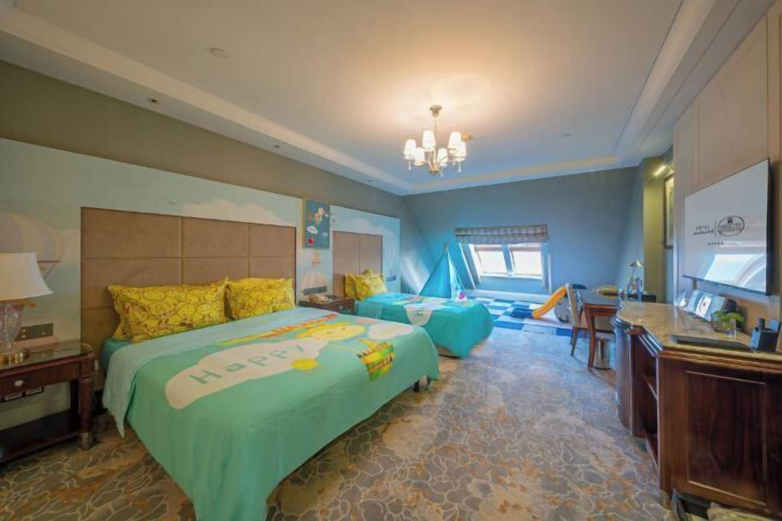 1 soveværelse, minibar, pengeskab på værelset, skrivebord