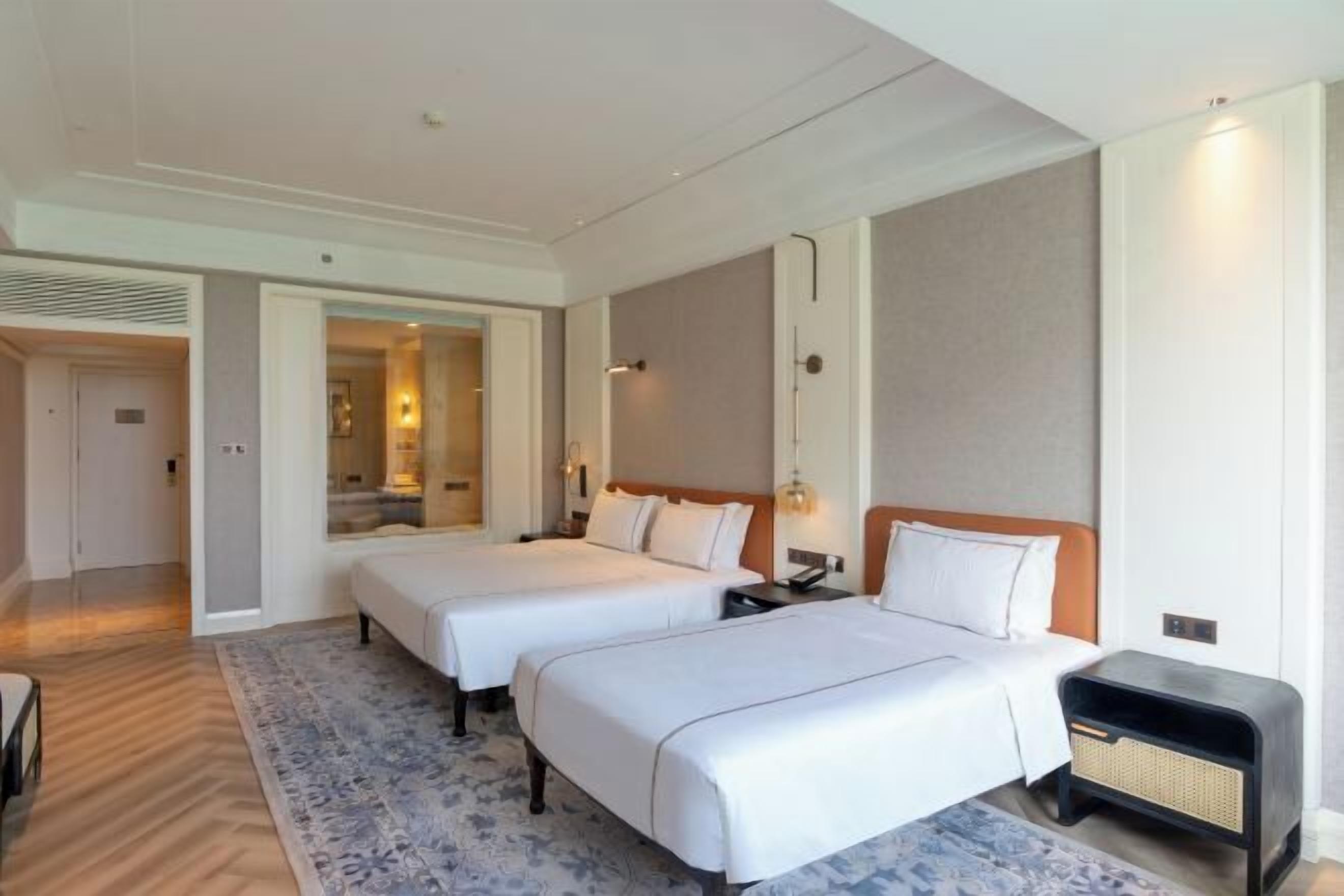 1 多间卧室、迷你吧、客房内保险箱、办公桌